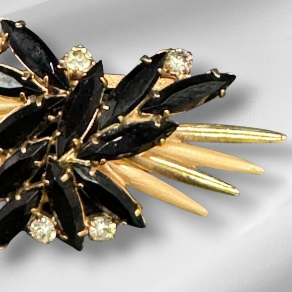 Vintage Gold Tone Brooch Pin Marquis Cut Black Stones - Picture 3 of 7
